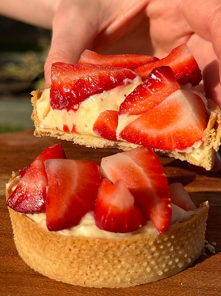XOXO Pastry Berry Tartlet